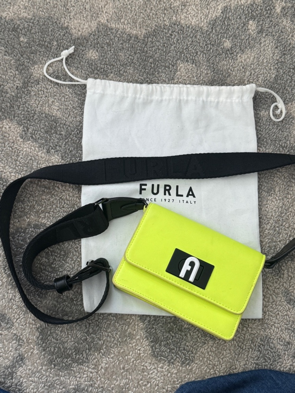 Furla Neon Yellow Crossbody - Picture 2 of 10